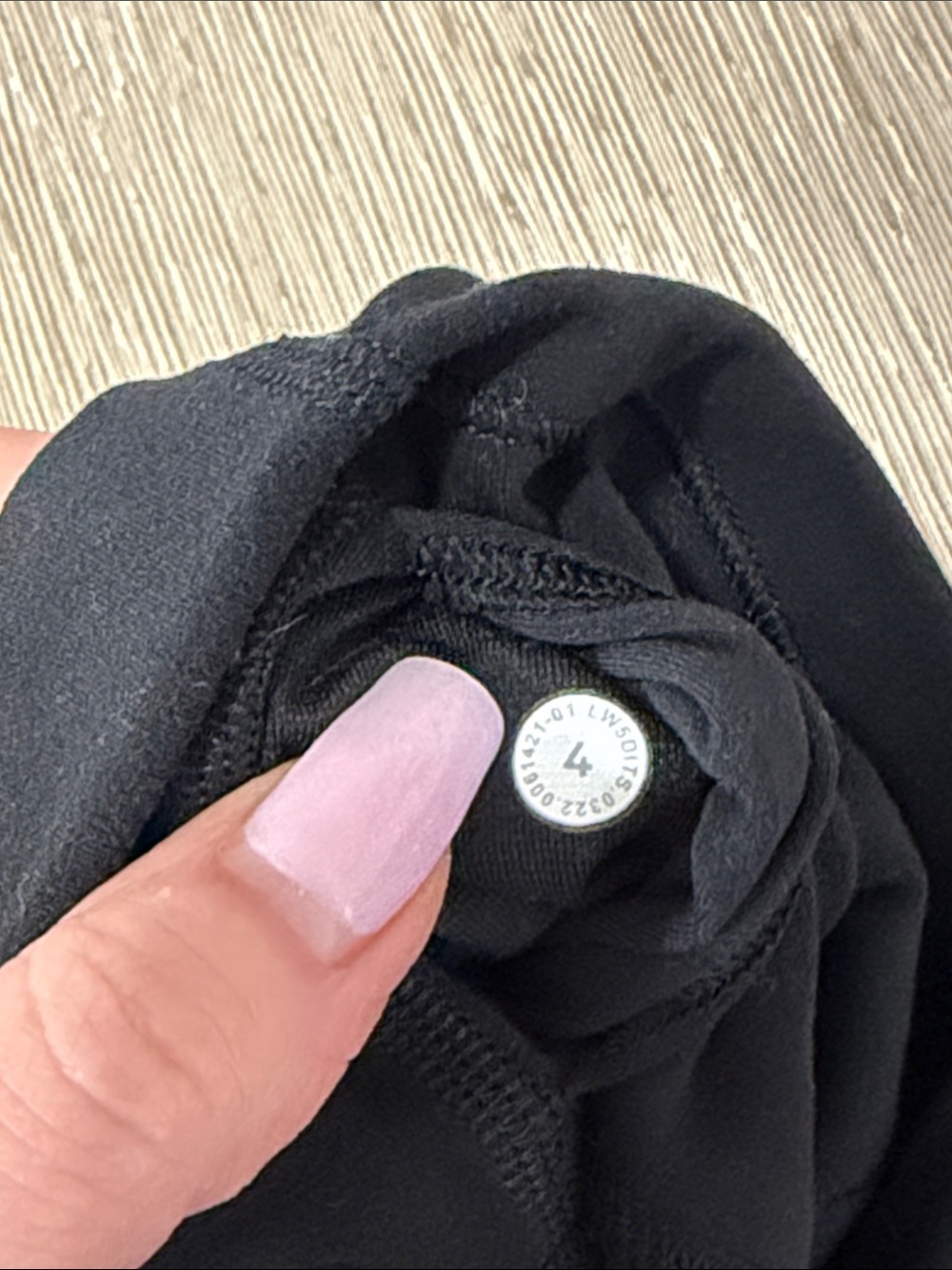 Lululemon align high rise black leggings long inseam lulu like new 4 28” - Picture 4 of 10